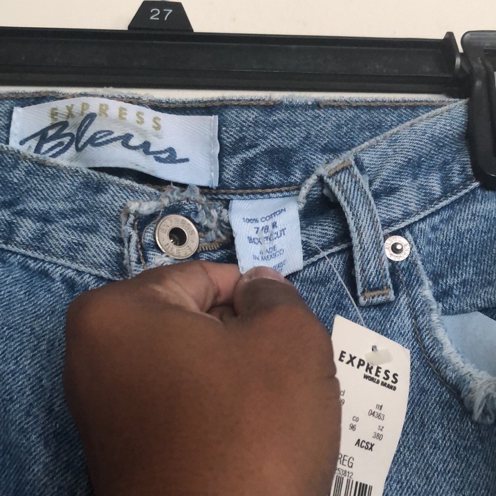 Distressed Jeans - Picture 8 of 8